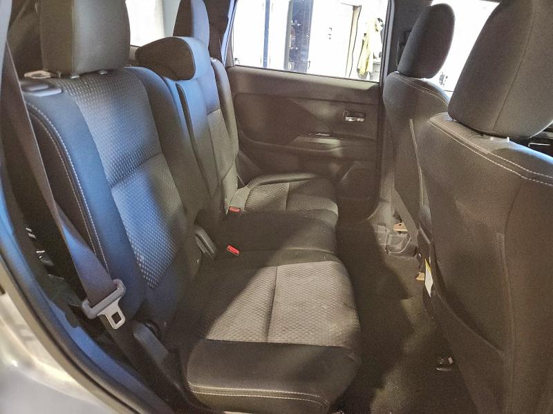 Photo 11 from auction – 2018 MITSUBISHI OUTLANDER with VIN JA4AD3A33JZ018342