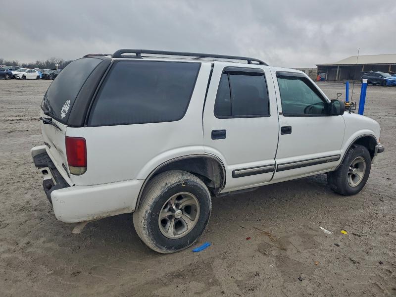 Photo 3 from auction – 2001 CHEVROLET BLAZER with VIN 1GNCS13W912164129