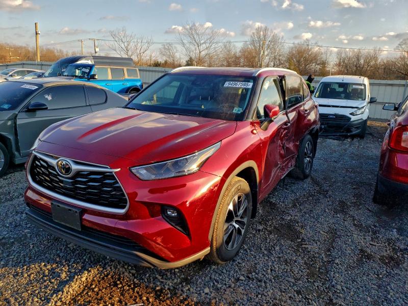 TOYOTA HIGHLANDER 2022 with VIN 5TDGZRBH9NS576573 - Photo from auction