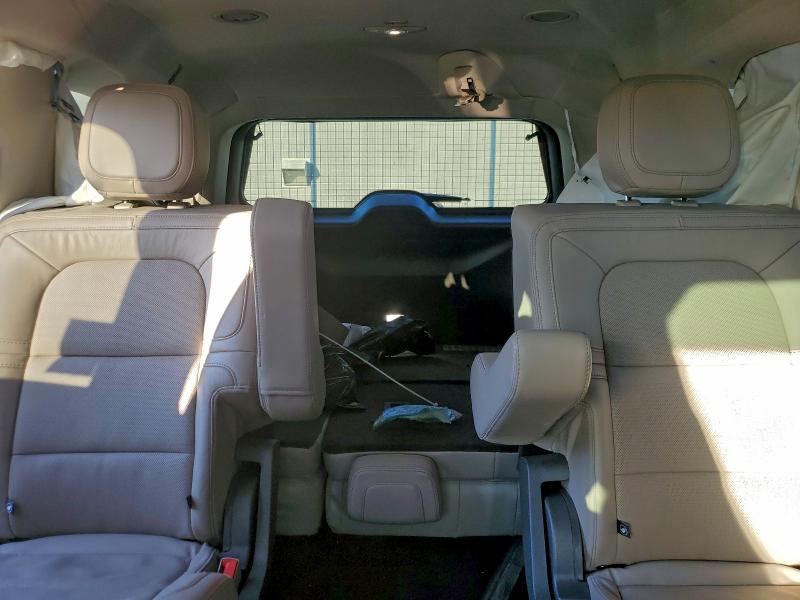 Photo 10 from auction – 2022 LINCOLN NAVIGATOR with VIN 5LMJJ2KT7NEL14316