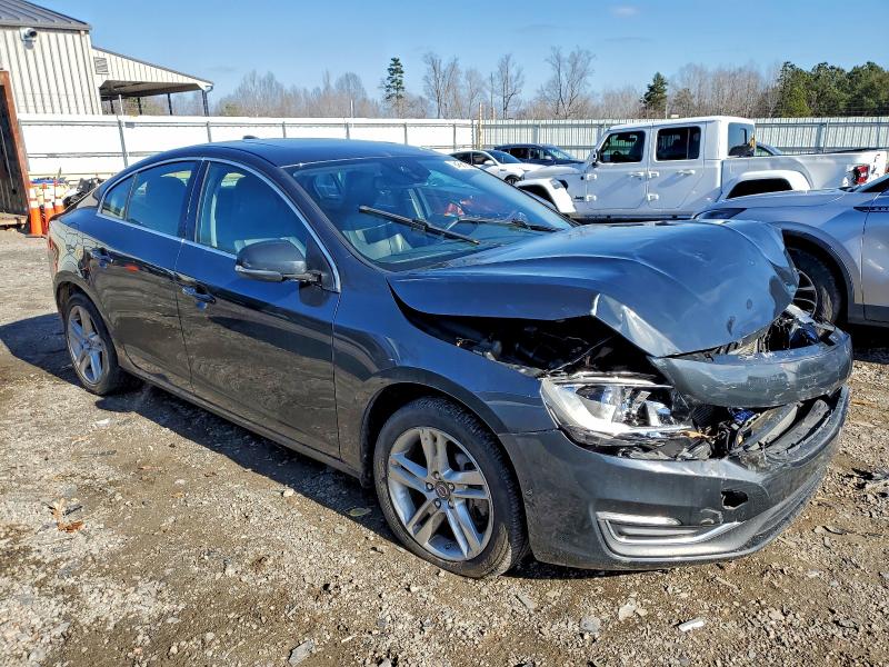Photo 4 from auction – 2015 VOLVO S60 PREMIE with VIN YV1612TB6F2315070