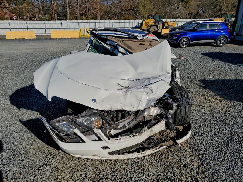Photo 5 from auction – 2011 MERCEDES-BENZ E with VIN WDDHF5GB8BA467353
