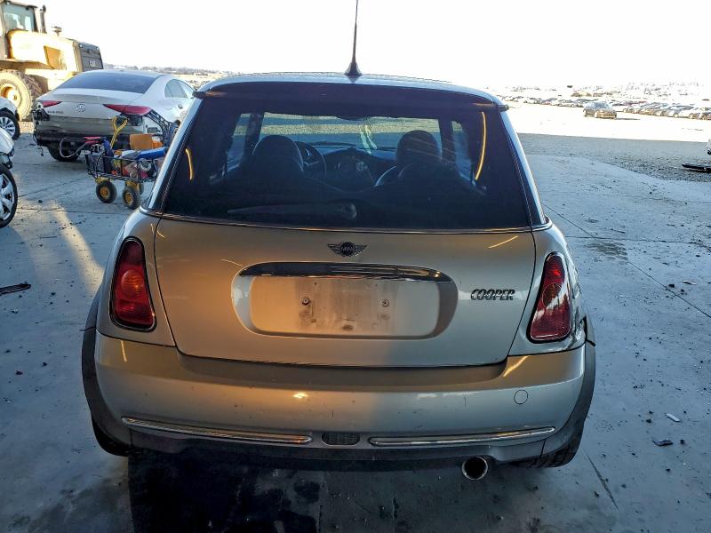 Photo 6 from auction – 2006 MINI COOPER with VIN WMWRC33516TJ78298