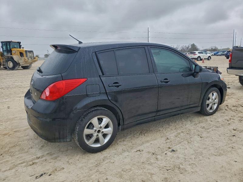 Photo 3 from auction – 2010 NISSAN VERSA S with VIN 3N1BC1CP3AL371563