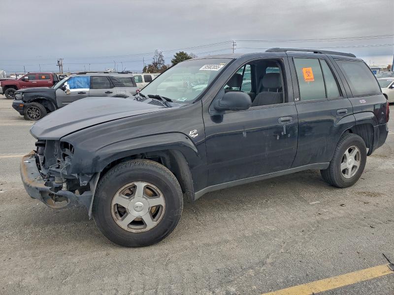CHEVROLET TRAILBLAZE 2004 with VIN 1GNDT13S842294633 - Photo from auction