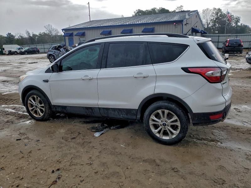Photo 2 from auction – 2017 FORD ESCAPE SE with VIN 1FMCU0GD6HUD51098