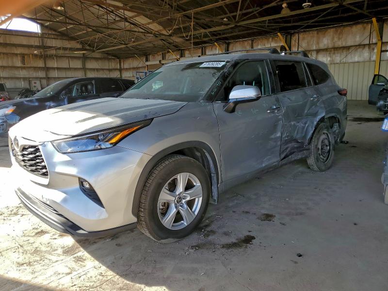 TOYOTA HIGHLANDER 2023 with VIN 5TDKDRBH6PS043141 - Photo from auction