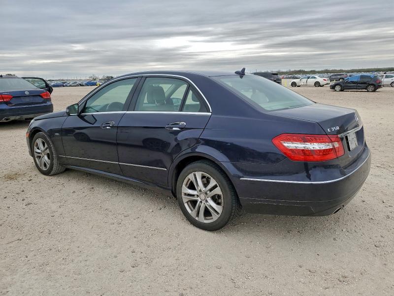 Photo 2 from auction – 2011 MERCEDES-BENZ E 350 BLUE with VIN WDDHF2EB5BA384674
