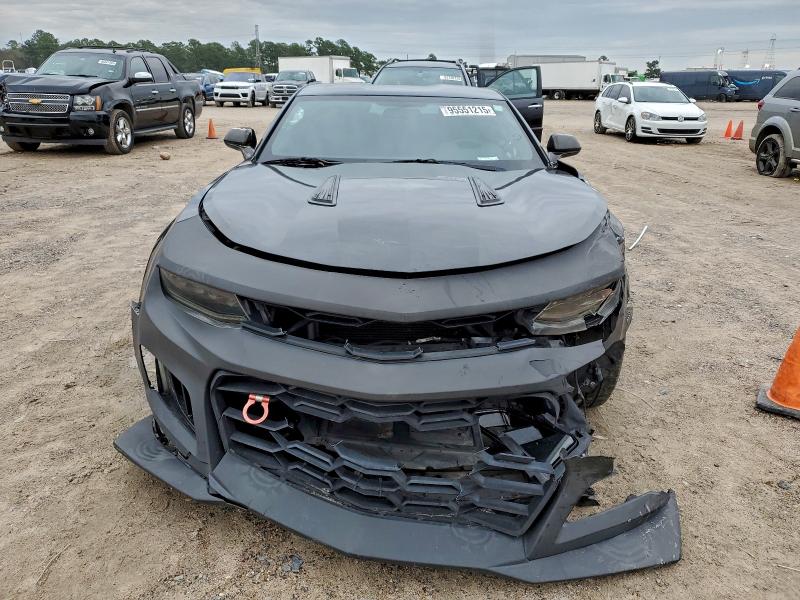 Photo 5 from auction – 2018 CHEVROLET CAMARO with VIN 1G1FB1RS5J0144118