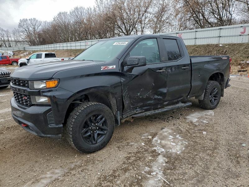 CHEVROLET SILVERADO 2019 with VIN 1GCRYCEF8KZ238627 - Photo from auction