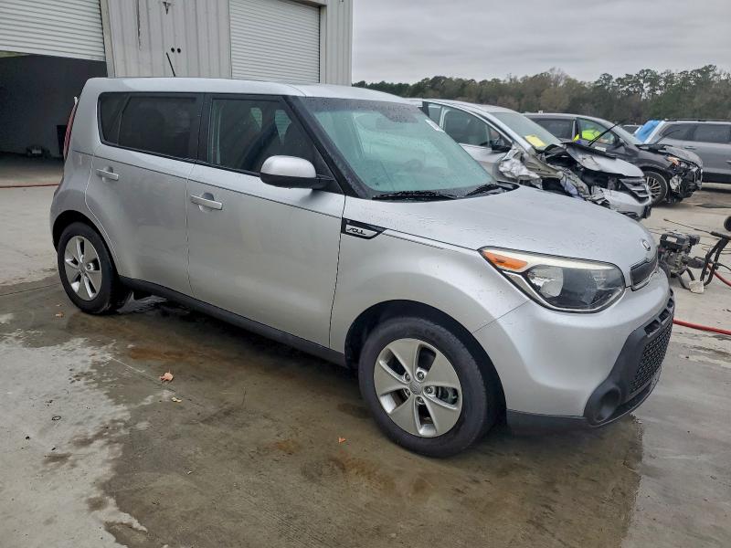 Photo 4 from auction – 2016 KIA SOUL with VIN KNDJN2A26G7823809