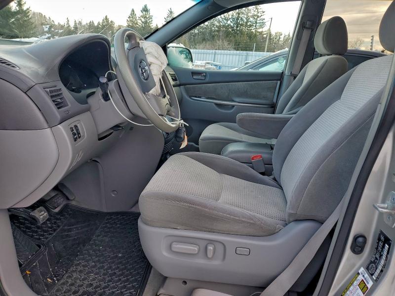 Photo 7 from auction – 2007 TOYOTA SIENNA CE with VIN 5TDZK23C27S048772