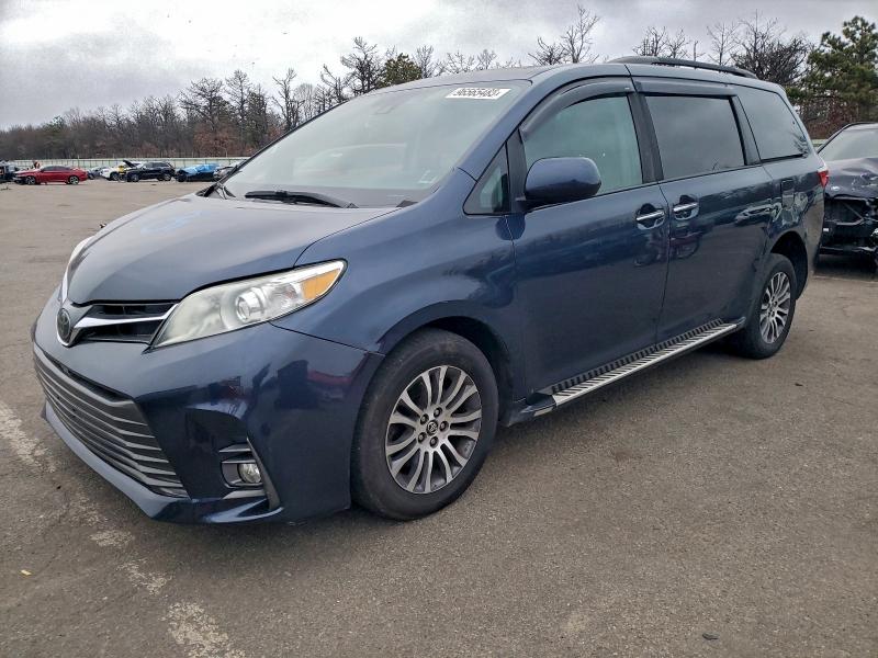 TOYOTA SIENNA XLE 2018 with VIN 5TDYZ3DC4JS950343 - Photo from auction