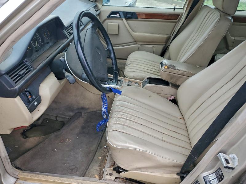Photo 7 from auction – 1994 MERCEDES-BENZ E 320 with VIN WDBEA92E8RF282557
