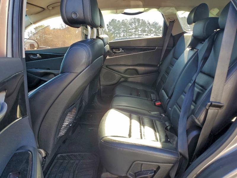 Photo 11 from auction – 2016 KIA SORENTO EX with VIN 5XYPHDA11GG033132