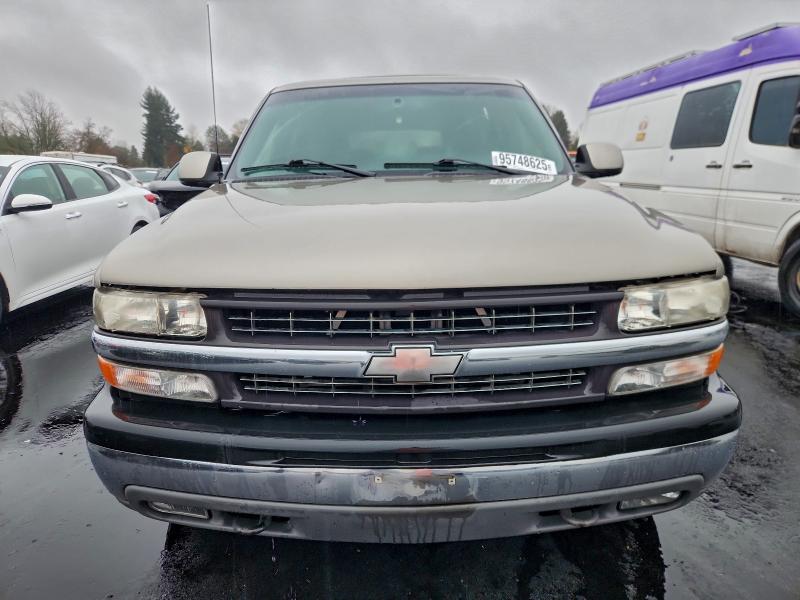 Photo 5 from auction – 2001 CHEVROLET SUBURBAN K with VIN 3GNFK16T41G249708