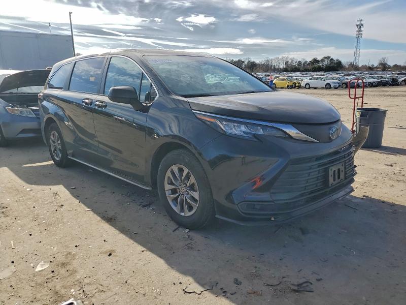 Photo 4 from auction – 2023 TOYOTA SIENNA LE with VIN 5TDKRKEC8PS162916