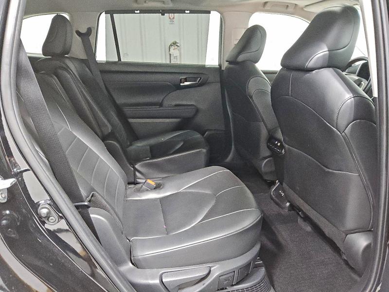 Photo 11 from auction – 2024 TOYOTA HIGHLANDER with VIN 5TDKARAH8RS536204