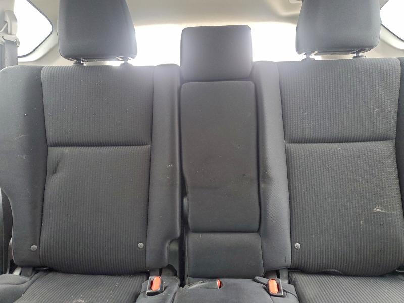 Photo 10 from auction – 2017 TOYOTA RAV4 LE with VIN 2T3BFREV3HW656247