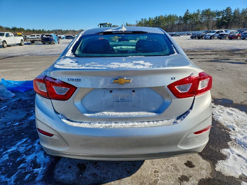 Photo 6 from auction – 2017 CHEVROLET CRUZE with VIN 3G1BE5SM9HS554187