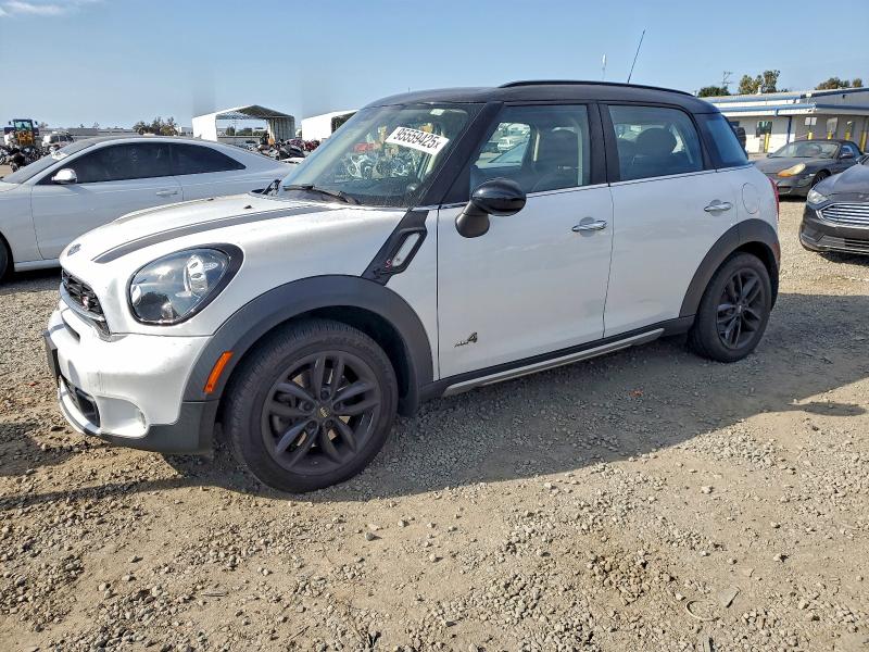 MINI COOPER S C 2015 with VIN WMWZC5C59FWP42581 - Photo from auction