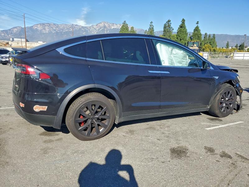 Photo 3 from auction – 2016 TESLA MODEL X with VIN 5YJXCAE47GF001472