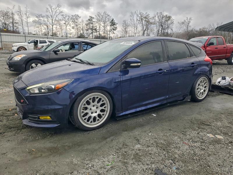 FORD FOCUS ST 2016 with VIN 1FADP3L95GL355723 - Photo from auction