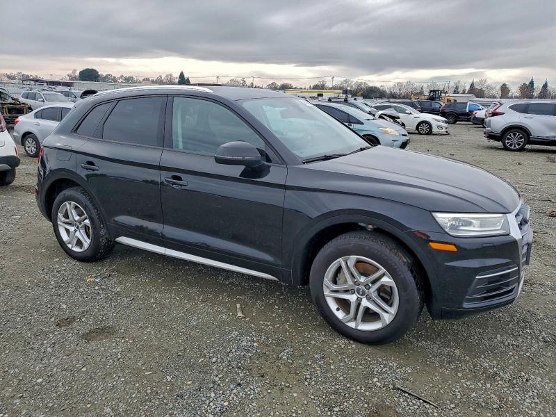 Photo 4 from auction – 2018 AUDI Q5 PREMIUM with VIN WA1ANAFY6J2135301