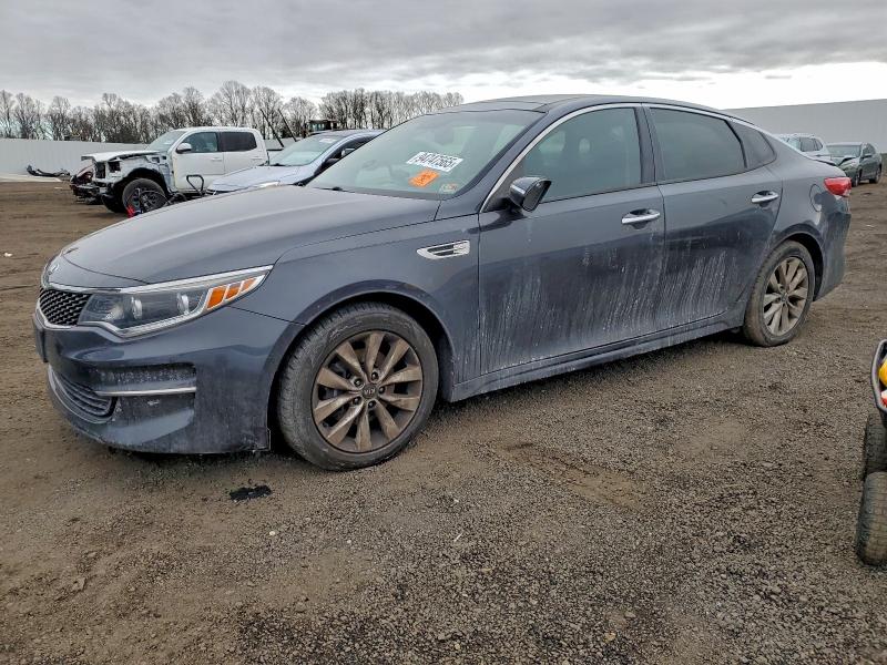 KIA OPTIMA EX 2017 with VIN 5XXGU4L38HG150433 - Photo from auction