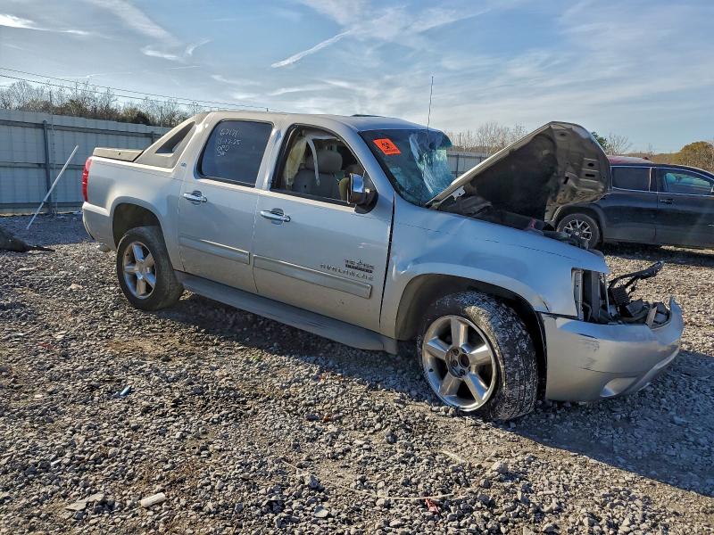 Photo 4 from auction – 2010 CHEVROLET AVALANCHE with VIN 3GNNCFE0XAG283570