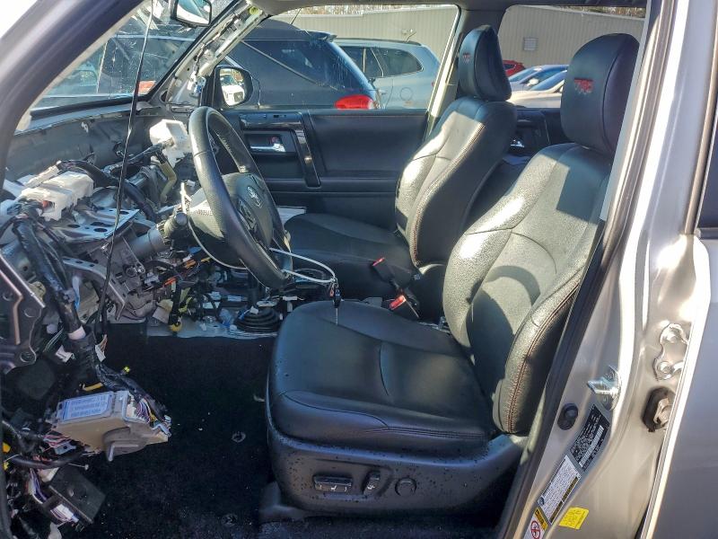 Photo 7 from auction – 2018 TOYOTA 4RUNNER SR with VIN JTEBU5JR8J5550800