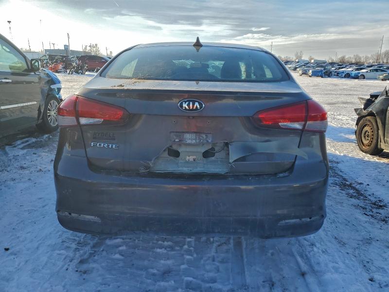 Photo 6 from auction – 2018 KIA FORTE LX with VIN 3KPFL4A79JE169611