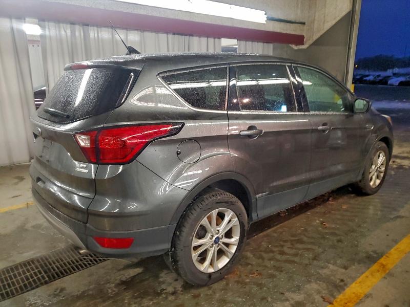 Photo 3 from auction – 2019 FORD ESCAPE SE with VIN 1FMCU0GD6KUA92863