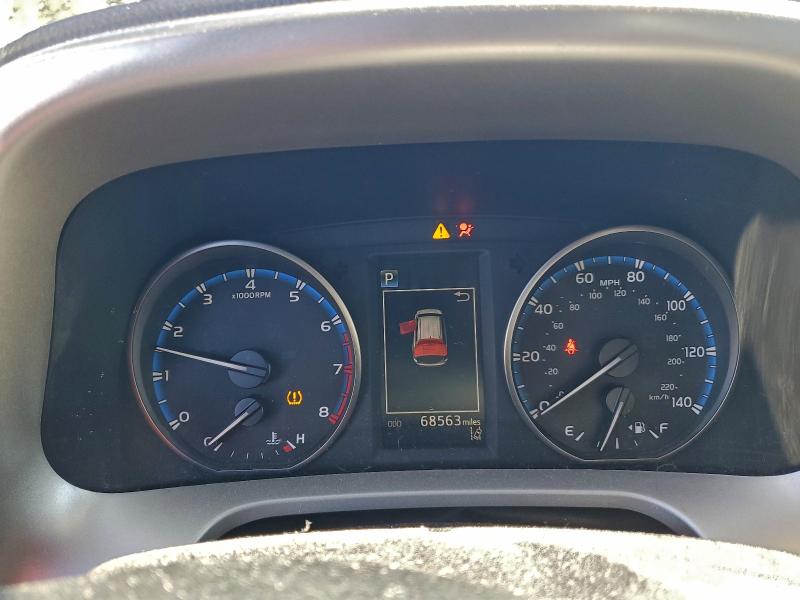 Photo 9 from auction – 2017 TOYOTA RAV4 XLE with VIN 2T3RFREV9HW580693