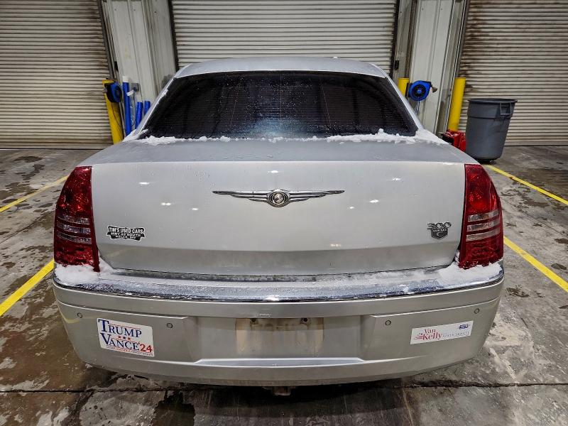 Photo 6 from auction – 2005 CHRYSLER 300C with VIN 2C3AA63H85H163721