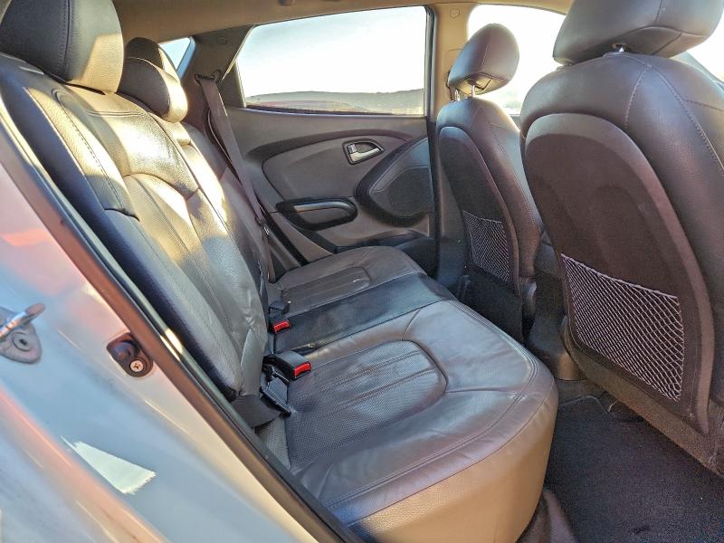 Photo 11 from auction – 2011 HYUNDAI TUCSON with VIN KM8JU3ACXBU197883