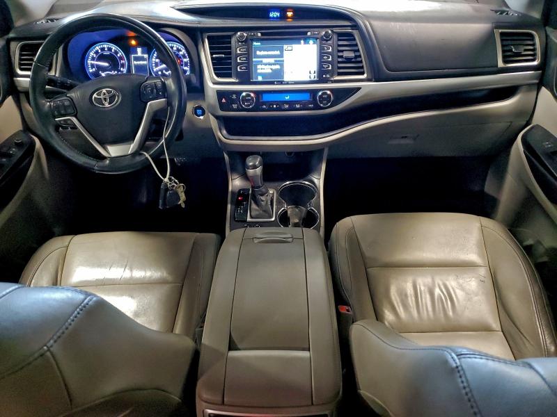 Photo 8 from auction – 2016 TOYOTA HIGHLANDER with VIN 5TDJKRFH5GS352286