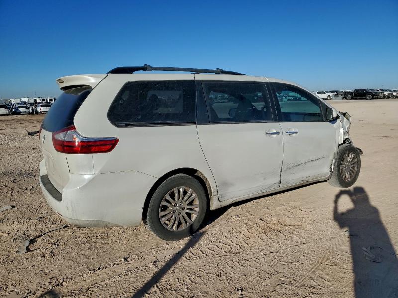 Photo 3 from auction – 2017 TOYOTA SIENNA with VIN 5TDYZ3DC3HS816725
