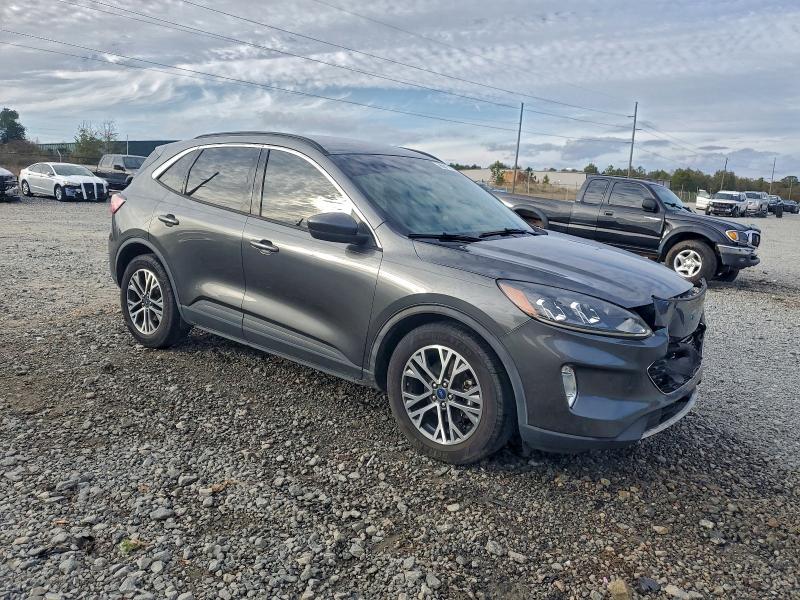 Photo 4 from auction – 2020 FORD ESCAPE SEL with VIN 1FMCU0H65LUA69348