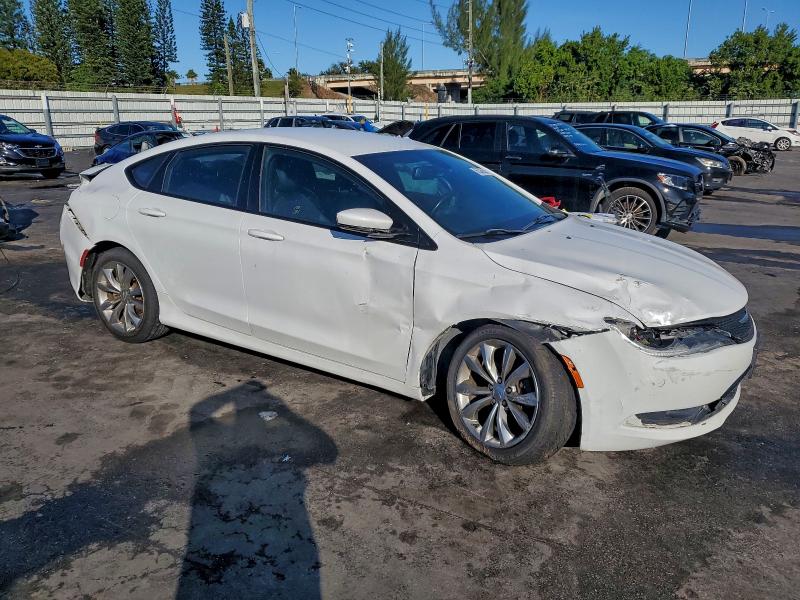 Photo 4 from auction – 2015 CHRYSLER 200 S with VIN 1C3CCCBB7FN724109