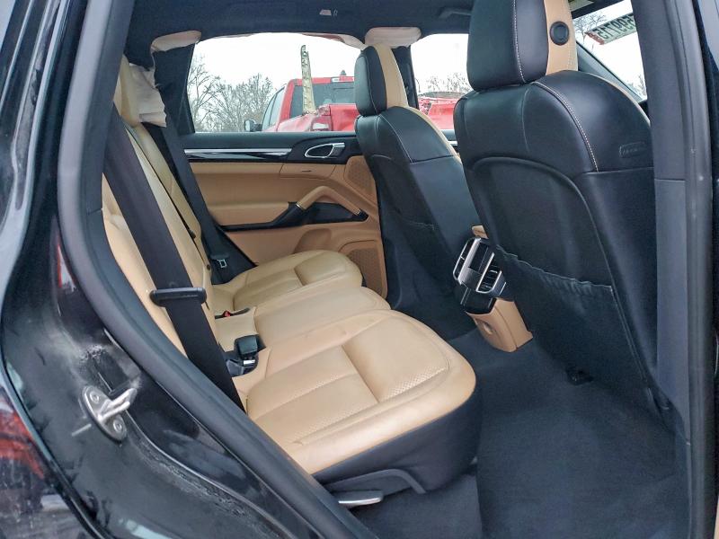Photo 11 from auction – 2016 PORSCHE CAYENNE with VIN WP1AF2A26GLA40525