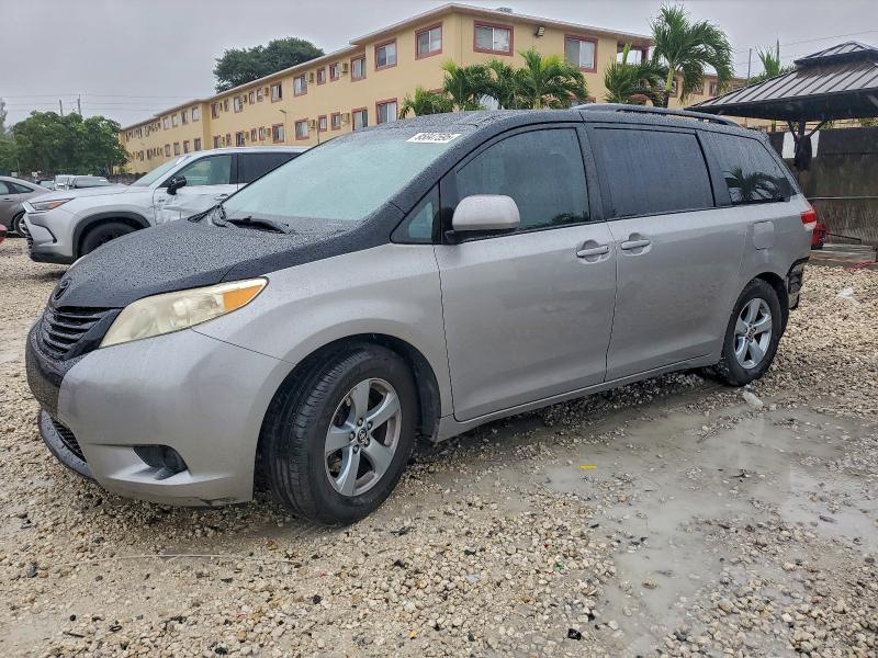 Photo 1 from auction – 2013 TOYOTA SIENNA LE with VIN 5TDKK3DC4DS341381