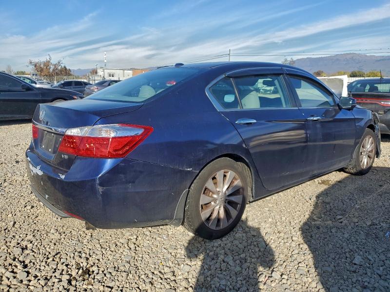 Photo 3 from auction – 2015 HONDA ACCORD EXL with VIN 1HGCR3F82FA014309