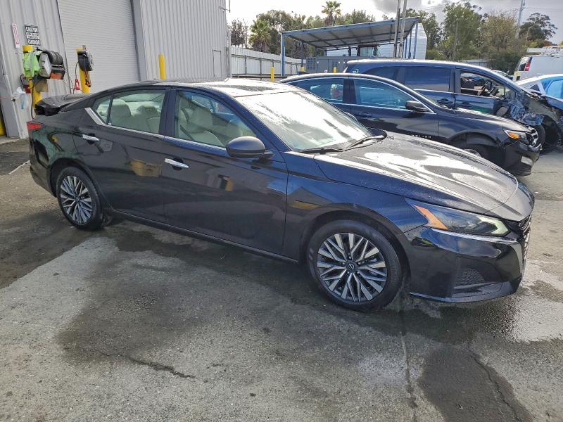 Photo 4 from auction – 2025 NISSAN ALTIMA SV with VIN 1N4BL4DV3SN301757