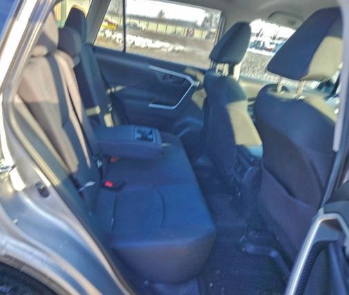 Photo 10 from auction – 2022 TOYOTA RAV4 LE with VIN 2T3F1RFV1NC292275
