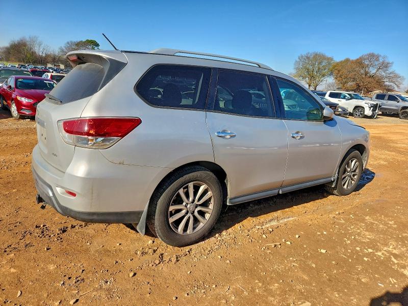 Photo 3 from auction – 2015 NISSAN PATHFINDER with VIN 5N1AR2MM7FC704153