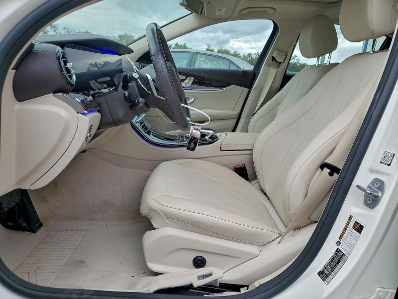 Photo 7 from auction – 2018 MERCEDES-BENZ E 300 with VIN WDDZF4JB8JA414660