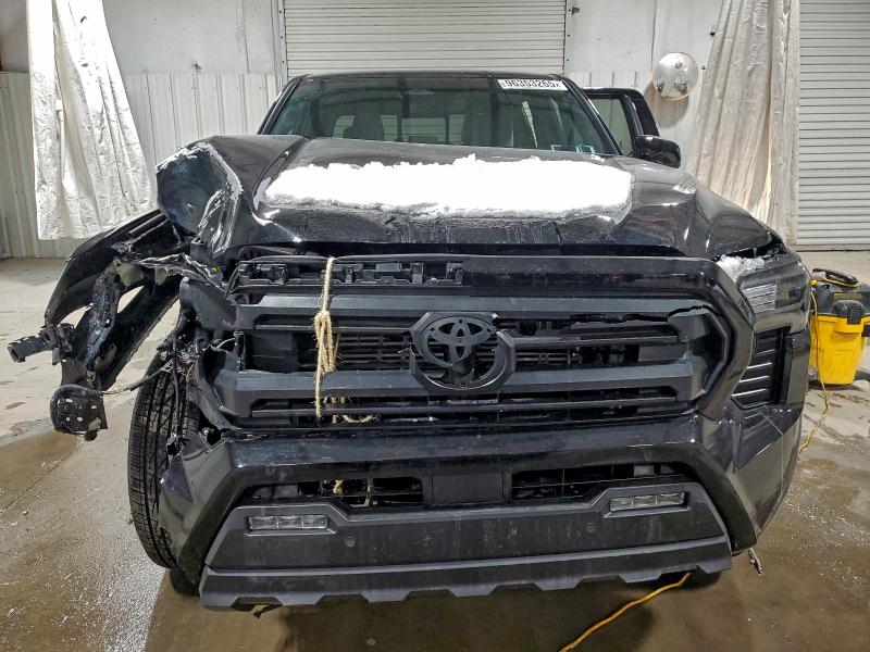 Photo 5 from auction – 2025 TOYOTA TACOMA DOU with VIN 3TMLB5JN5SM111402