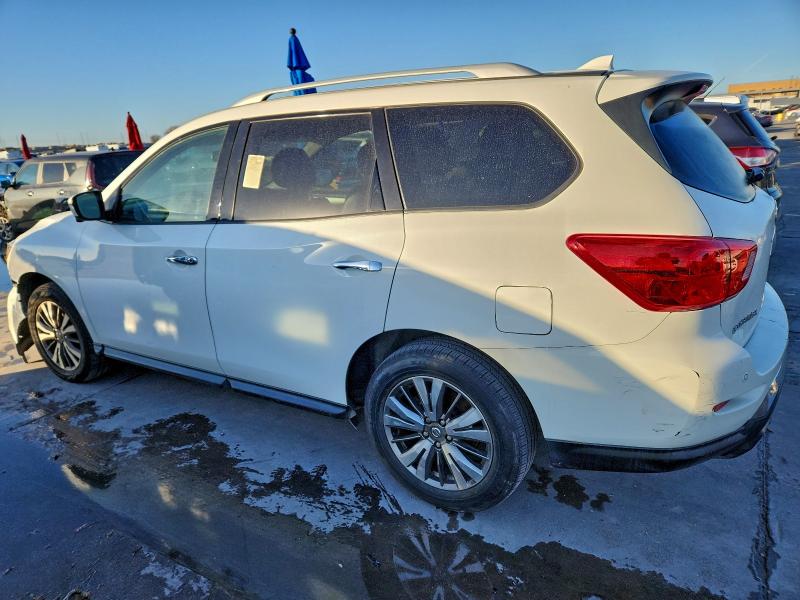 Photo 2 from auction – 2019 NISSAN PATHFINDER with VIN 5N1DR2MN3KC618970