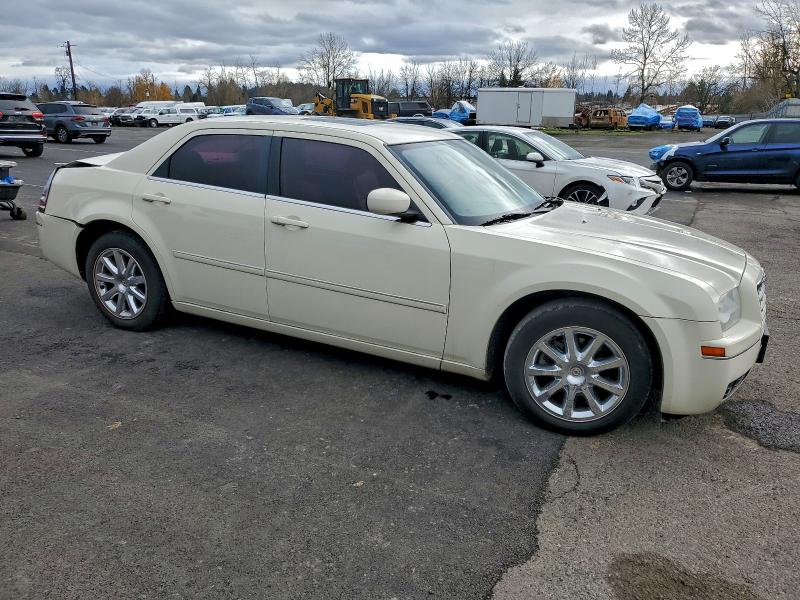 Photo 4 from auction – 2007 CHRYSLER 300 with VIN 2C3KA53G27H900551